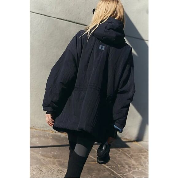 Free People FP Movement Billie Boxy Lightweight Insulated Jacket Black M/L NWOT - Picture 3 of 9